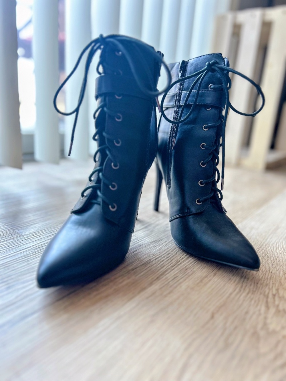 Black ankle boots Thira